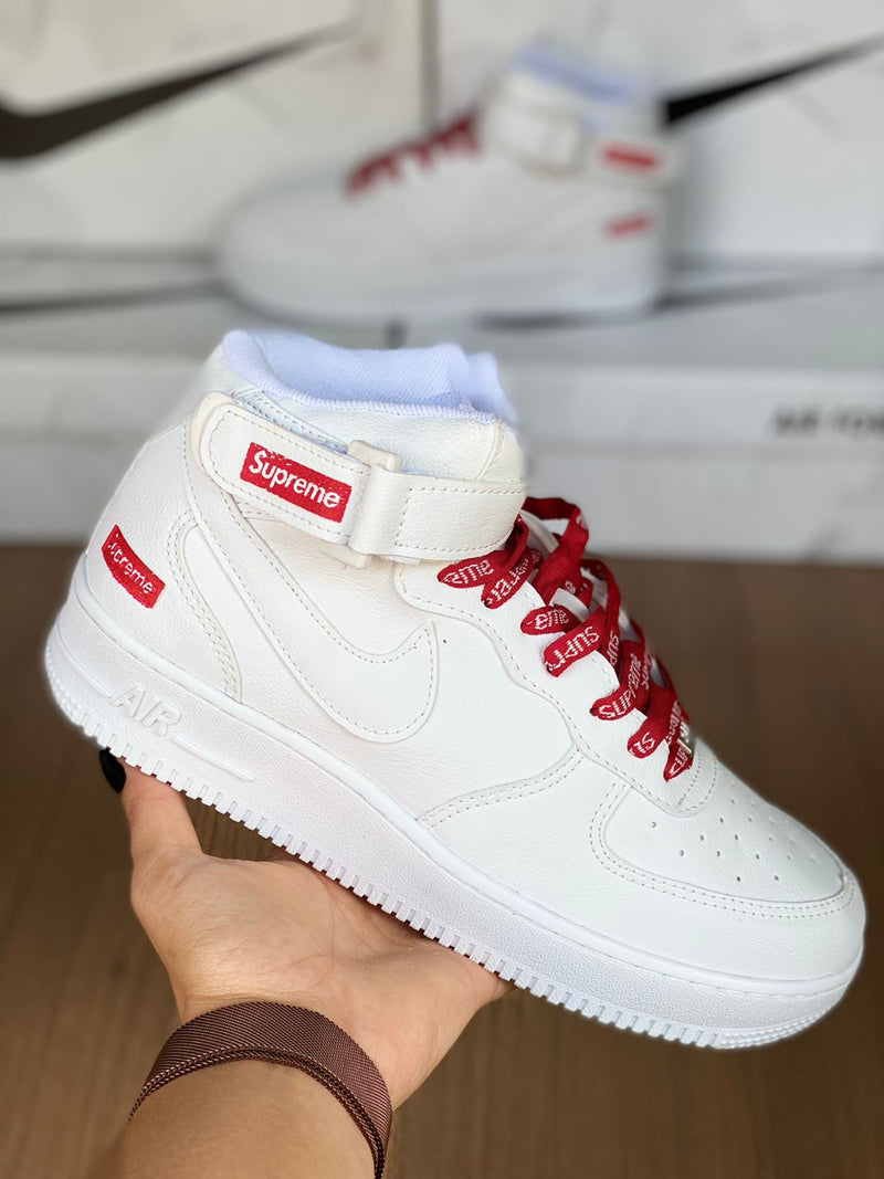 BOTA NIKE AIR FORCE SUPREME